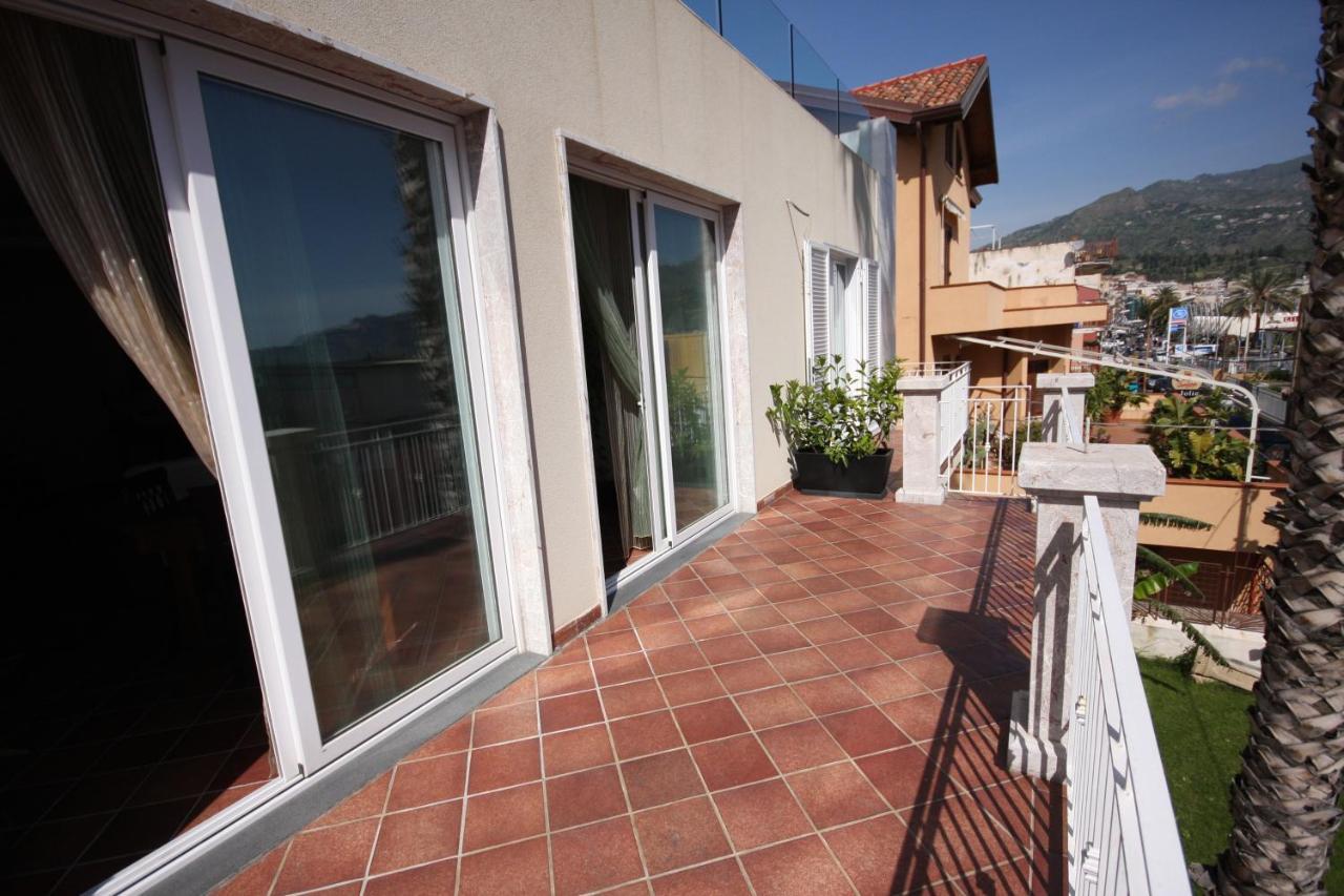 Bed and Breakfast Porta Del Vento Giardini-Naxos Exterior foto