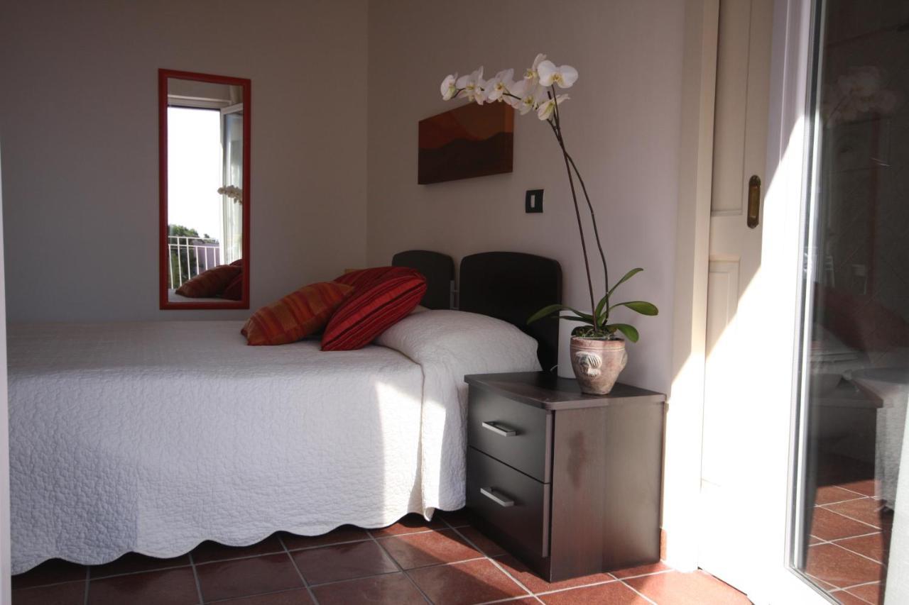 Bed and Breakfast Porta Del Vento Giardini-Naxos Exterior foto